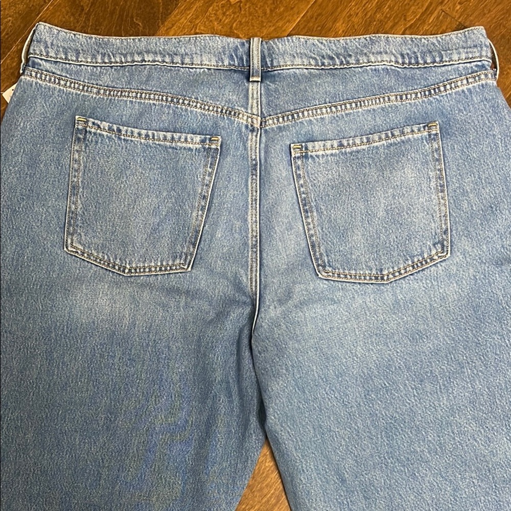 NWT, Old Navy Mid Rise Jeans - Picture 5 of 7